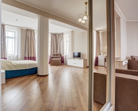 Люкс двухкомнатный 2-х местный 5 корпус