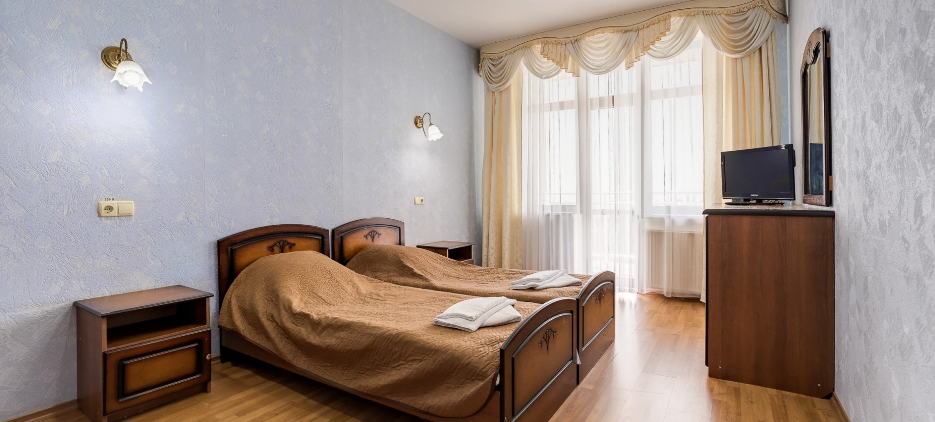 Джуниор Сюит трехкомнатный 2-х местный 5 корпус