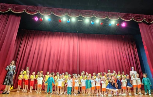 Концертно-развлекательная программа «Яркий концерт»