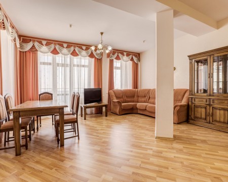 Джуниор Сюит трехкомнатный 2-х местный 5 корпус