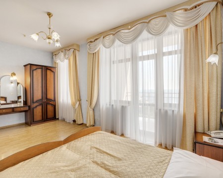 Джуниор Сюит трехкомнатный 2-х местный 5 корпус