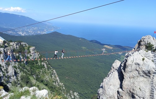 К зубцам Ай-Петри