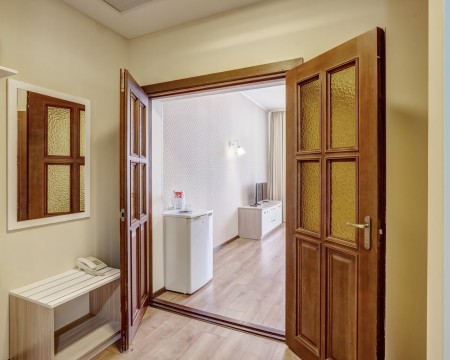 Люкс двухкомнатный 2-х местный 5 корпус